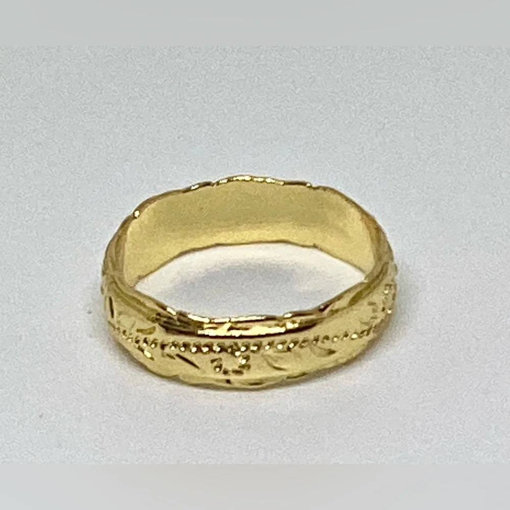 NWT! Beautiful 18 kt Gold Plated Band Wedding Floral 9